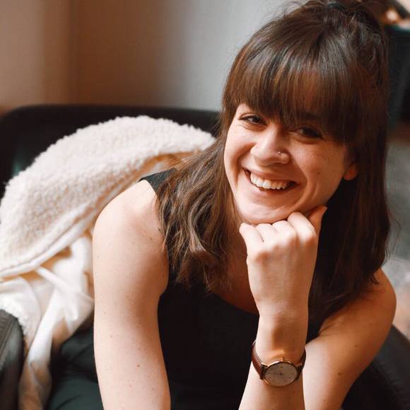 Meet your Posher, Angie - Picture 1 of 1